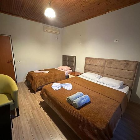 Eden Hostel Tiranë Eksteriør bilde