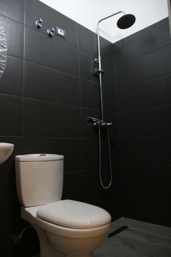 Eden Hostel Tiranë Eksteriør bilde