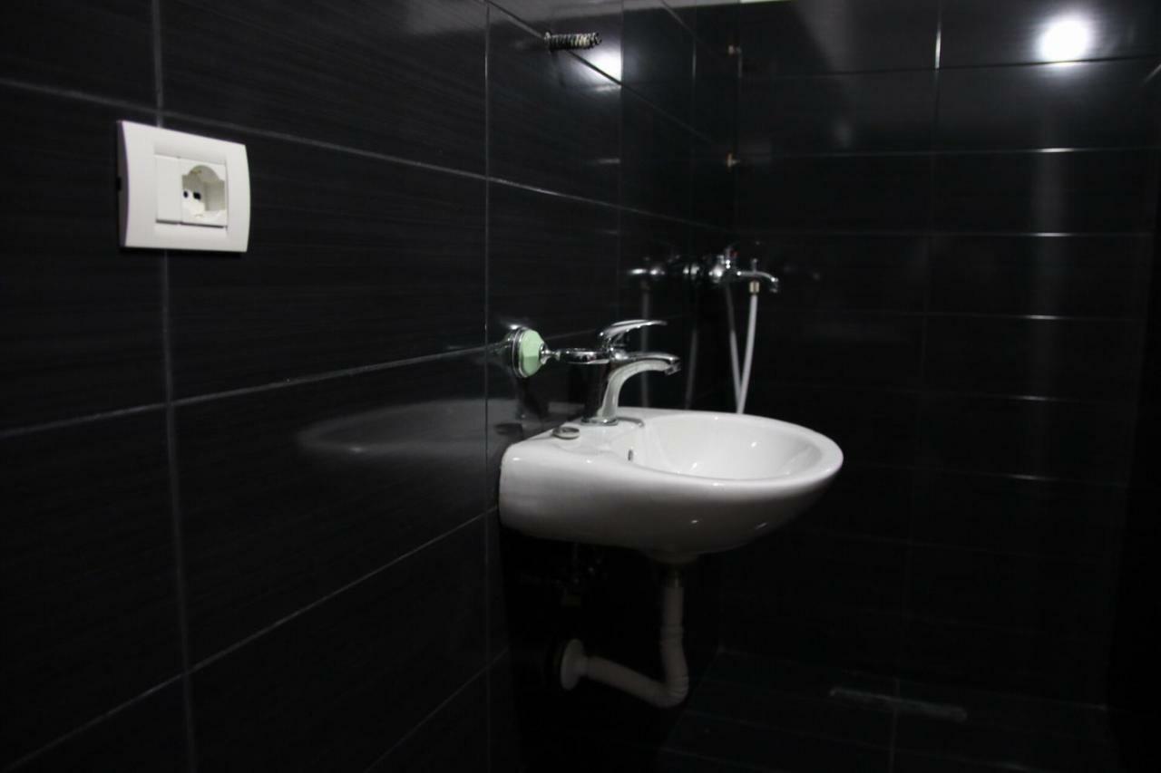 Eden Hostel Tiranë Eksteriør bilde