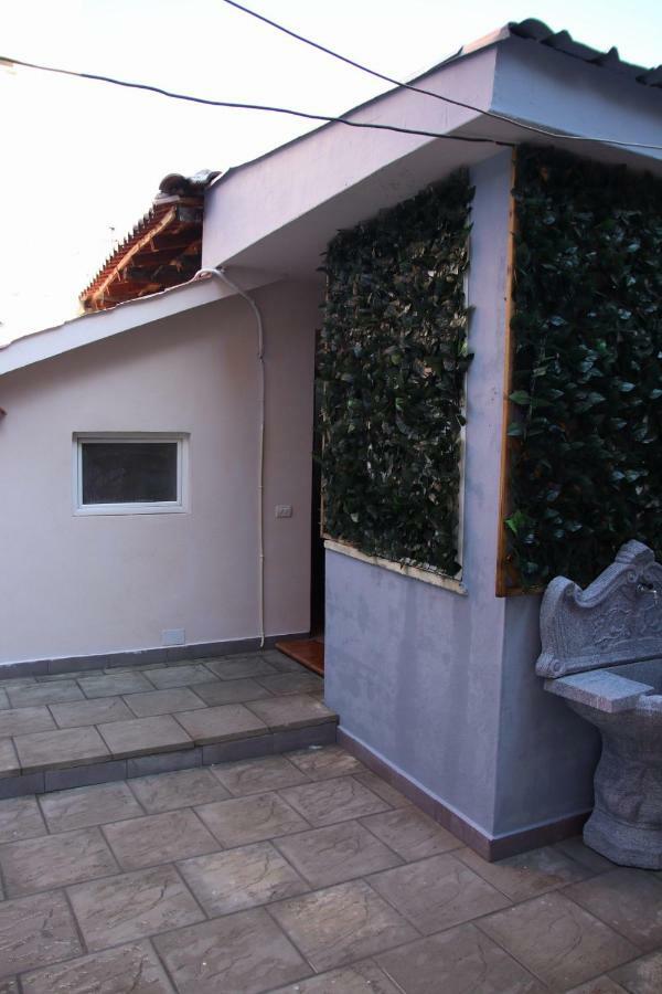 Eden Hostel Tiranë Eksteriør bilde